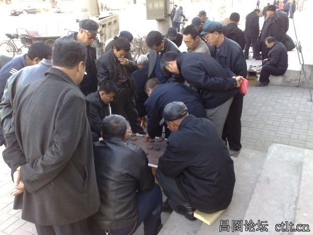 昌图的街边棋迷.jpg