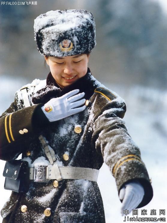 亮丽的女警察.jpg