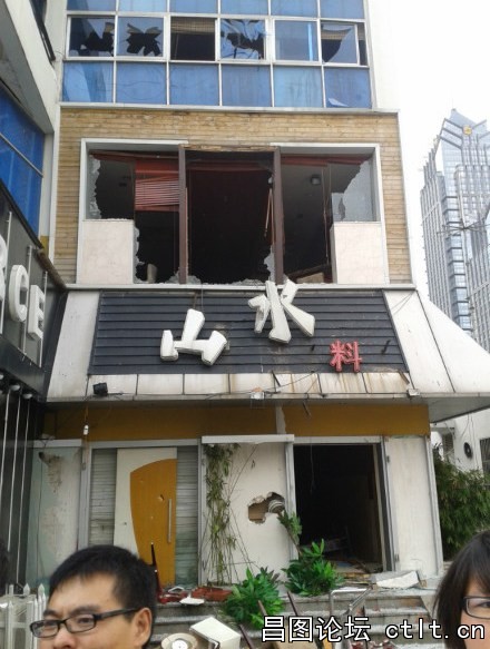 27、图为苏州部分日式餐馆被砸.jpg