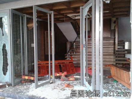 29、图为苏州部分日式餐馆被砸.jpg