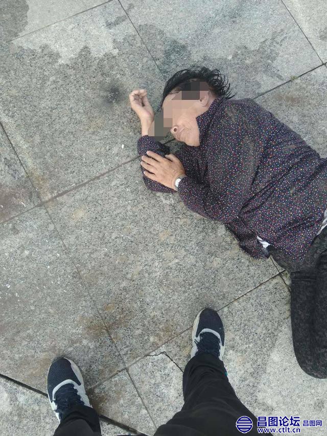 昌图老太坠入月亮湖！两名男子都不会游泳却英勇救人-2.jpg