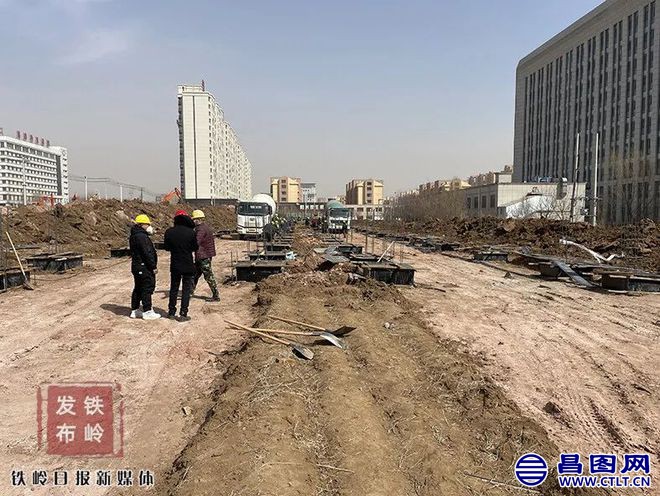 1、管理人员对施工现场进行实时监管.jpg