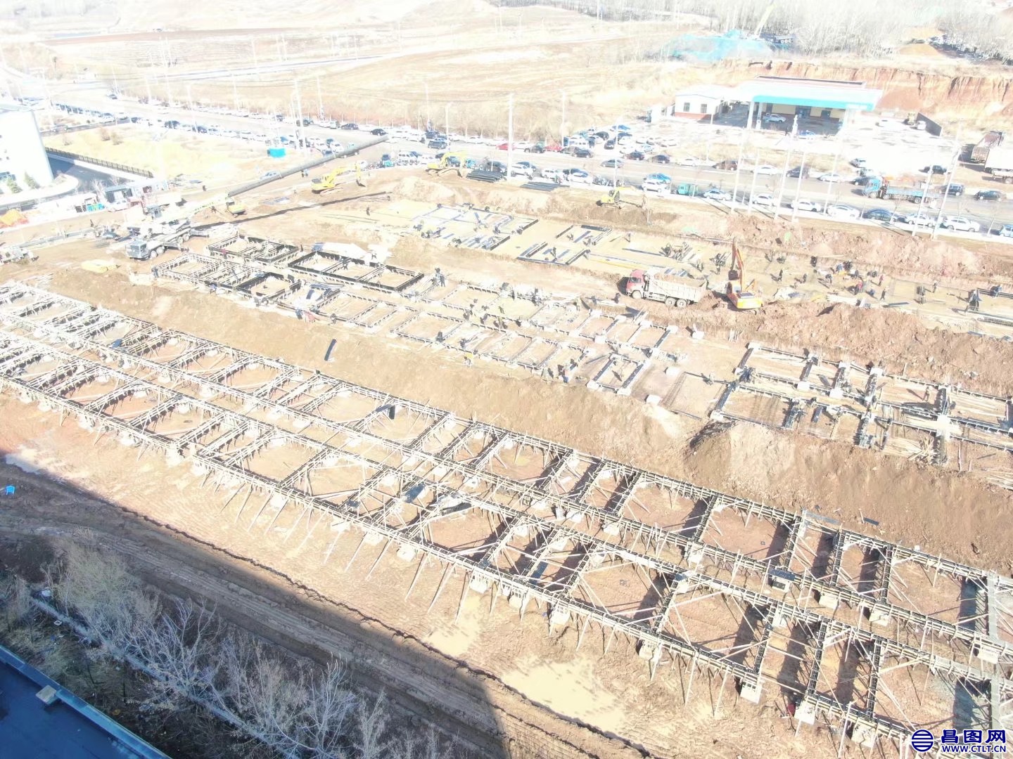 昌图县新区启动健康驿站暨方舱医院项目建设