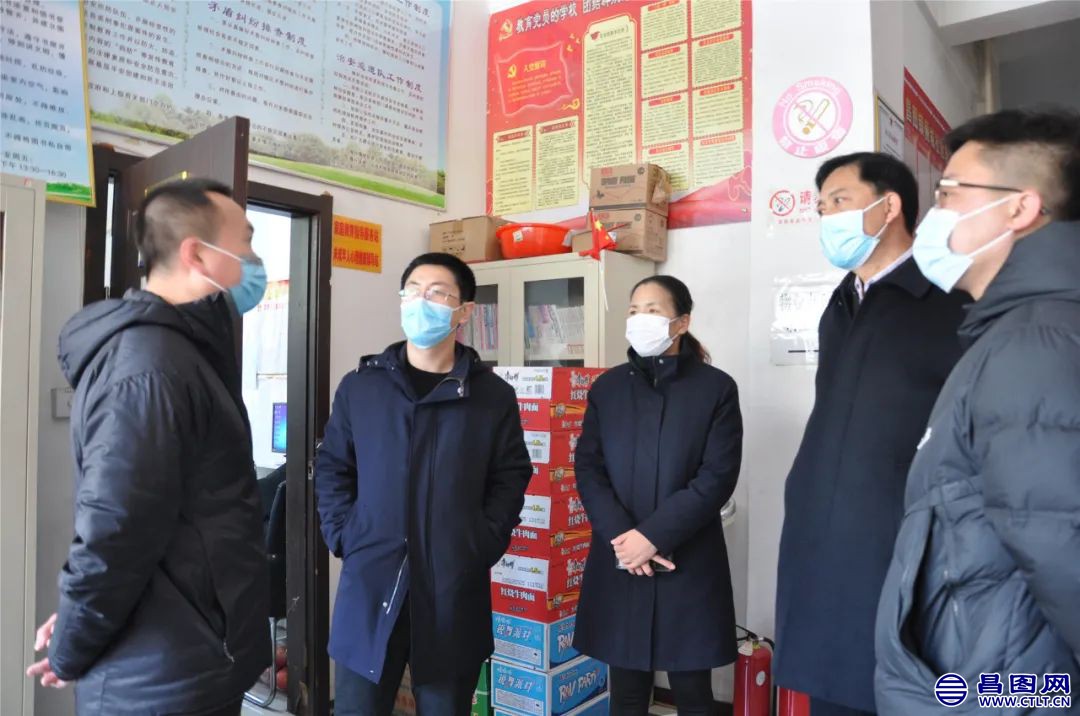 3、昌图法院：战疫一线党旗飘 携手共筑“防疫墙”.jpg