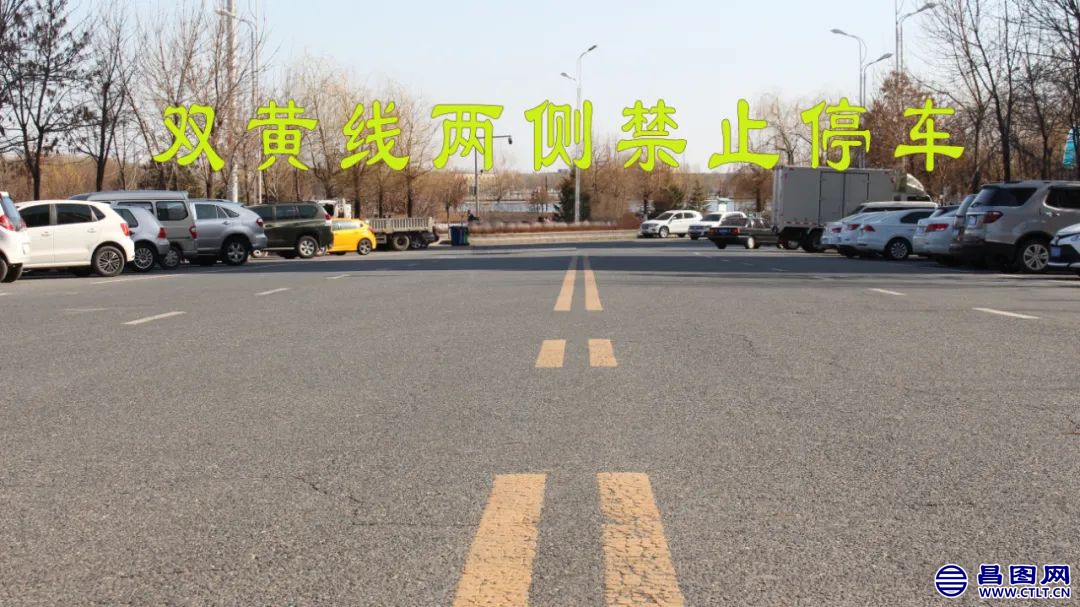 关于昌图县金月湾小区东门门前道路规范停车公告-1.jpg