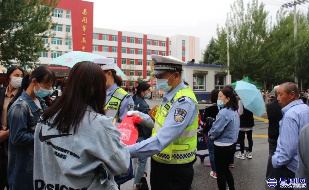 直击高考：一群人一条心为一件事-7.jpg