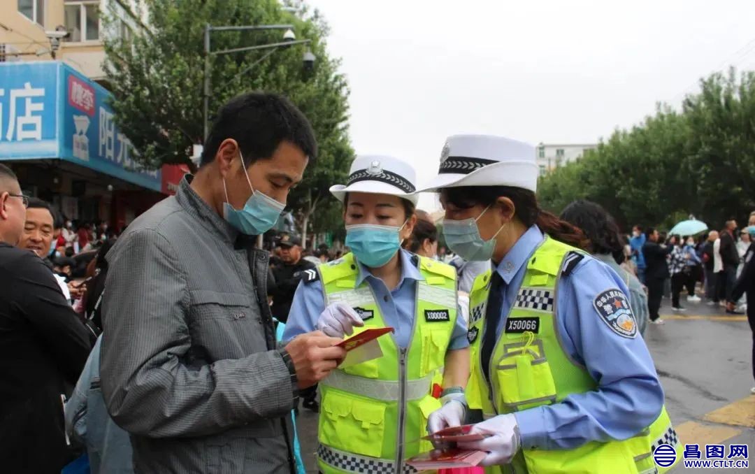 直击高考：一群人一条心为一件事-8.jpg