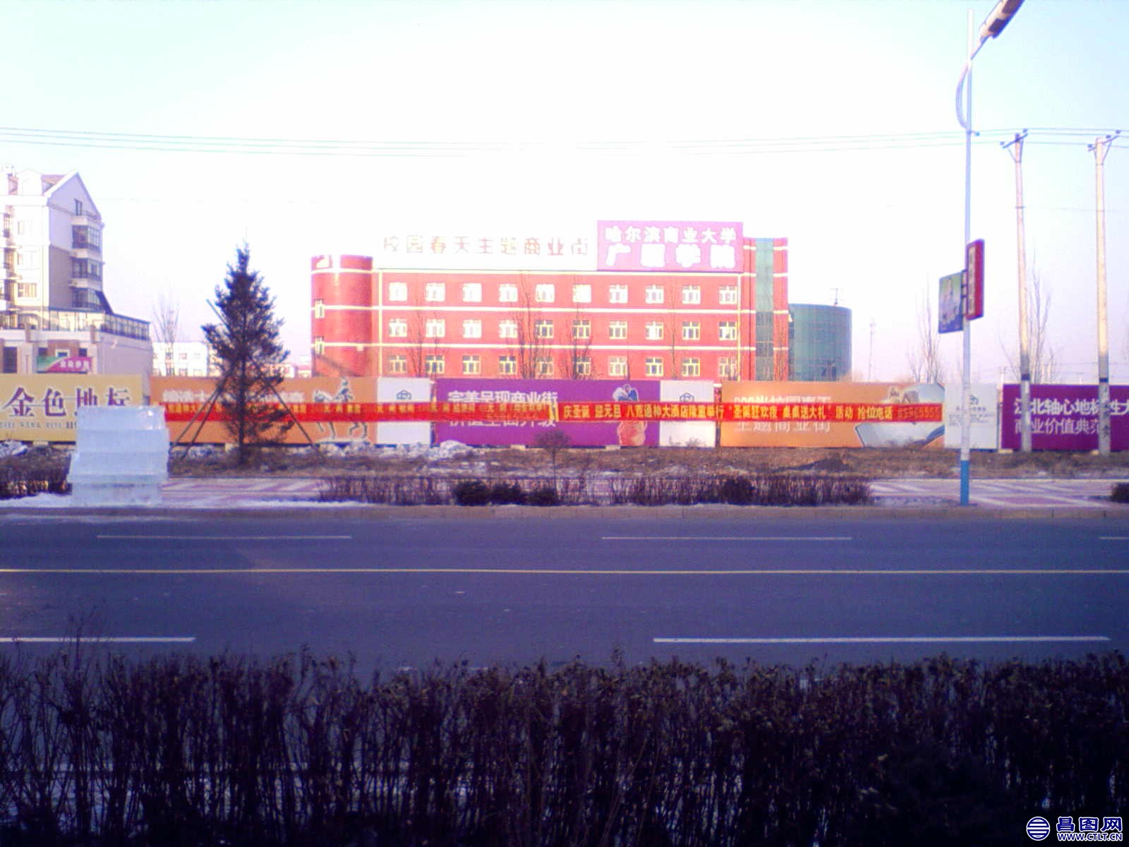 NO000033.JPG .jpg