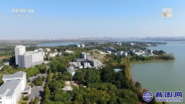 gZ67ivBEE08jVgvE.jpg