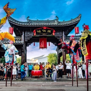 清明假期旅游新风向：村游受追捧，“银发族”出动