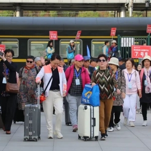 慢旅行+深康养！500名京津冀“银发族”畅游商洛
