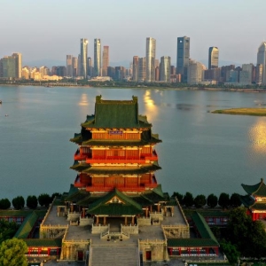 活力中国调研行丨从“围起来”到“火出圈”！滕王阁“三还于民”，南昌算对这笔账 ...